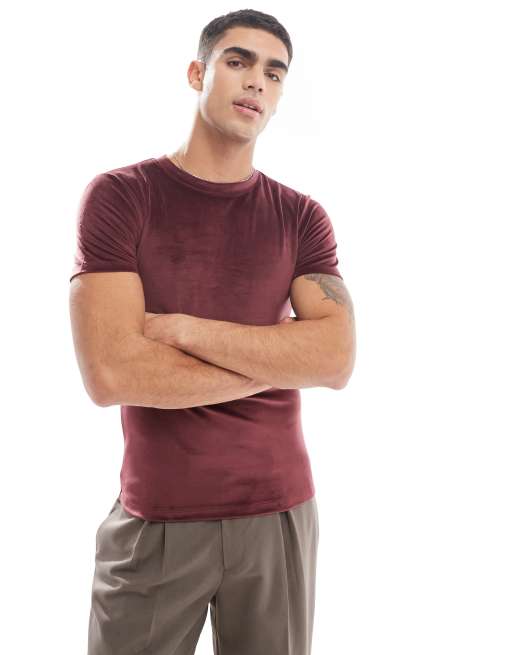 ASOS DESIGN - Muscle fit T-shirt van velours in bordeauxrood