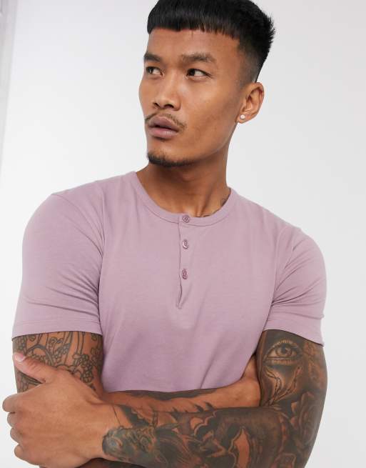 purple collar t shirt