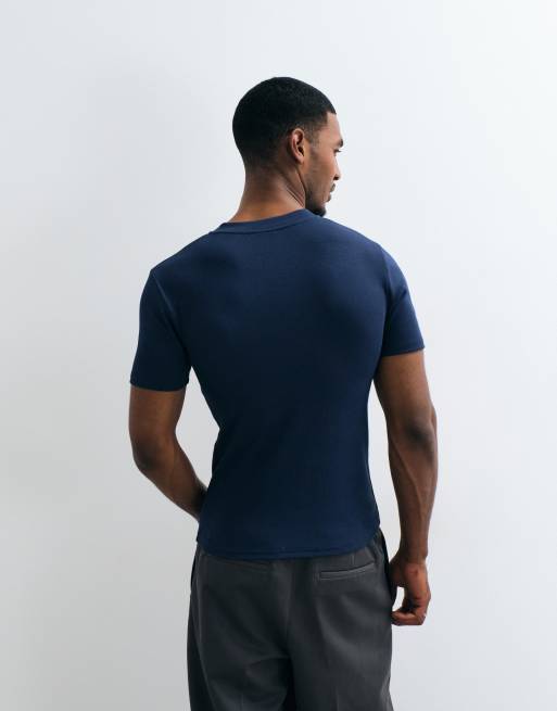 ASOS DESIGN muscle fit t-shirt with v-neck in navy rib, 3 of 5