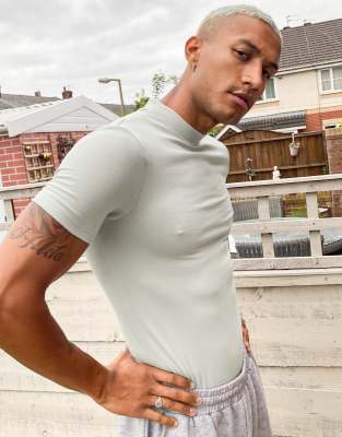muscle fit turtleneck t shirt