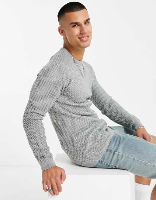 ASOS DESIGN – Muskelpullover in Hellgrau mit Flechtmuster