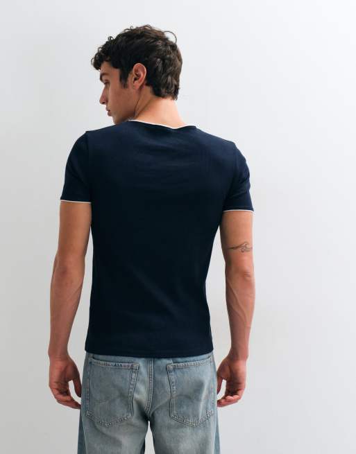 ASOS DESIGN Muskelshirt mit Kontrastdetails in marineblauem Rippstoff, 5 von 5