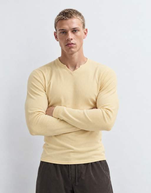 ASOS DESIGN Muskelshirt mit langen Ärmeln, Schlitz-Ausschnitt und Rippstruktur in Gelb, 8 von 10