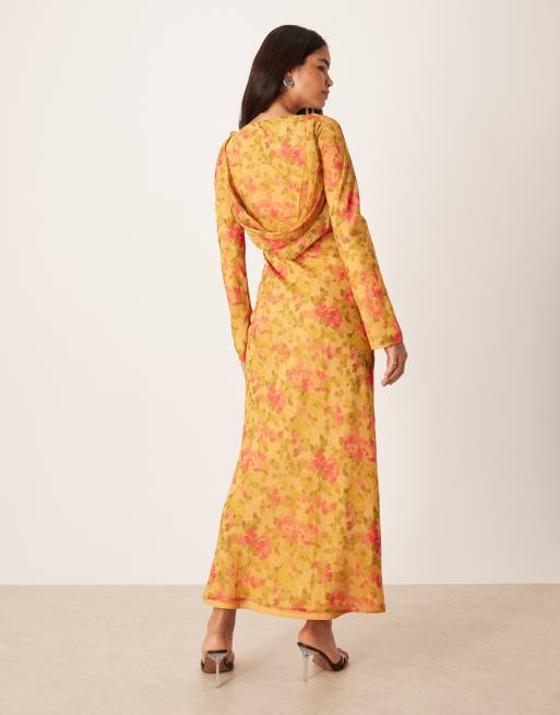 ASOS DESIGN – Musztardowa sukienka maxi z rozkloszowanymi rękawami w kwiatowy wzór