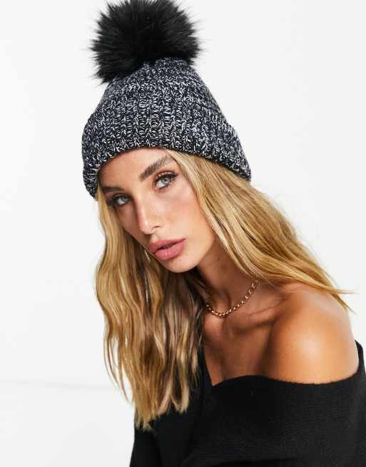 ASOS DESIGN – Mütze aus Strick mit verschiedenen Garnen in Schwarz und Weiß und Bommel, 4 von 4
