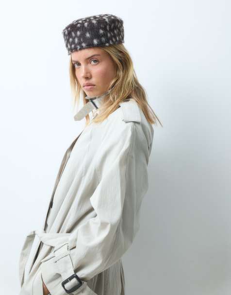 ASOS DESIGN Mütze mit Hirschprint in Monochromoptik aus faux-fur - view 1