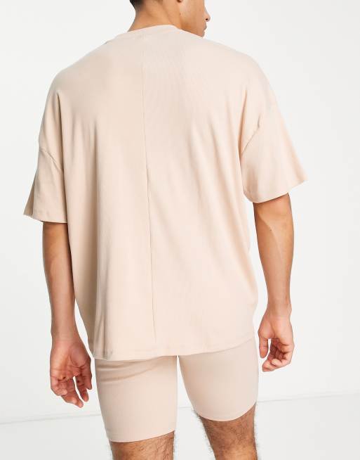 ASOS DESIGN – Mysig pyjamas ton-i-ton med t-shirt i oversize och shorts, 2 av 4