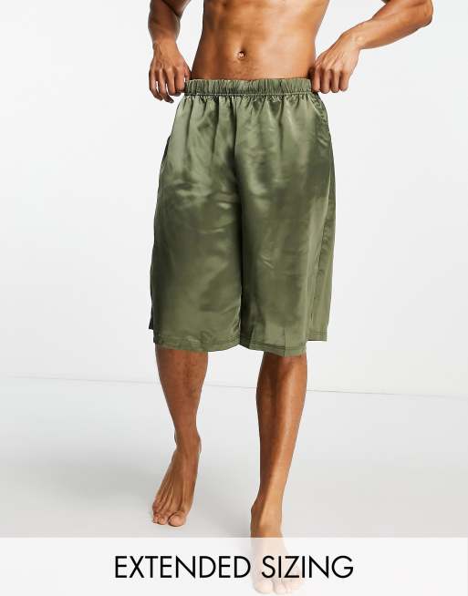 ASOS DESIGN – Mysiga satinshorts i längre längd