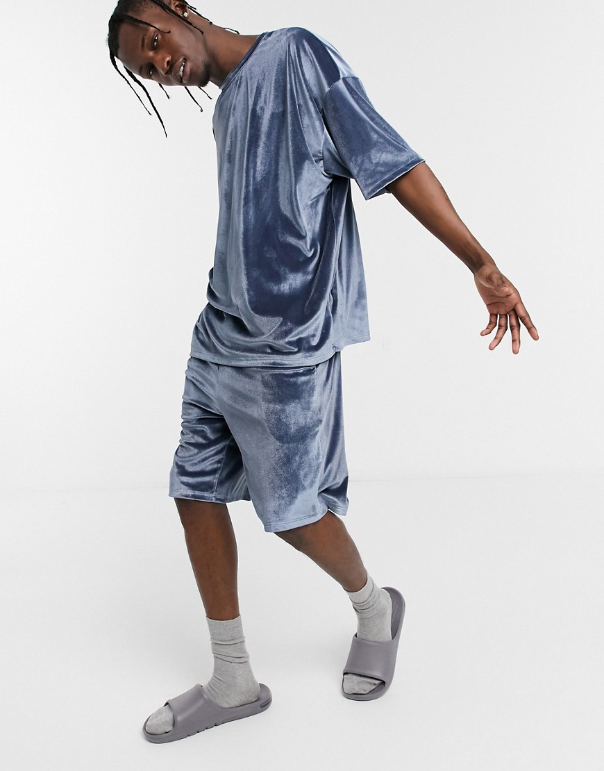ASOS DESIGN – Myspyjamas av velour med t-shirt i oversize och shorts-Blå