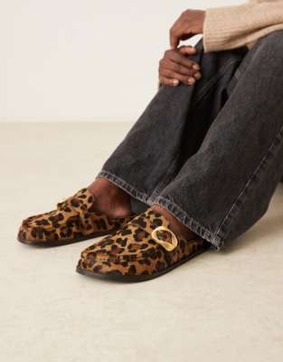 ASOS DESIGN - Mystic - Hochwertige, flache Mules mit Leopardenmuster mit Ponyfell-Struktur-Bunt