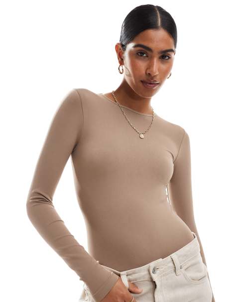 ASOS DESIGN - Naadloze, corrigerende body met lange mouwen en ronde hals in mokka - view 1