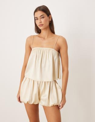ASOS DESIGN - Nachtwäsche - Camisole-Oberteil aus Satin in Elfenbeinweiß