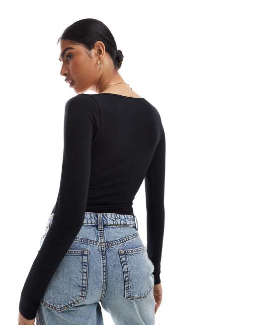 ASOS DESIGN – Nahtloser, modellierender, langärmliger Body in Schwarz mit Rundhalsausschnitt, 4 von 4
