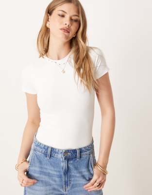 ASOS DESIGN - Nahtloses formendes T-Shirt in Weiß mit Rundhalsausschnitt