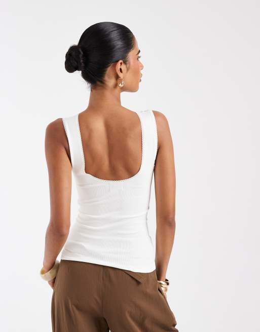 ASOS DESIGN – Nahtloses Trägertop in Elfenbeinweiß mit V-Ausschnitt und Spitzendetail, 2 von 4