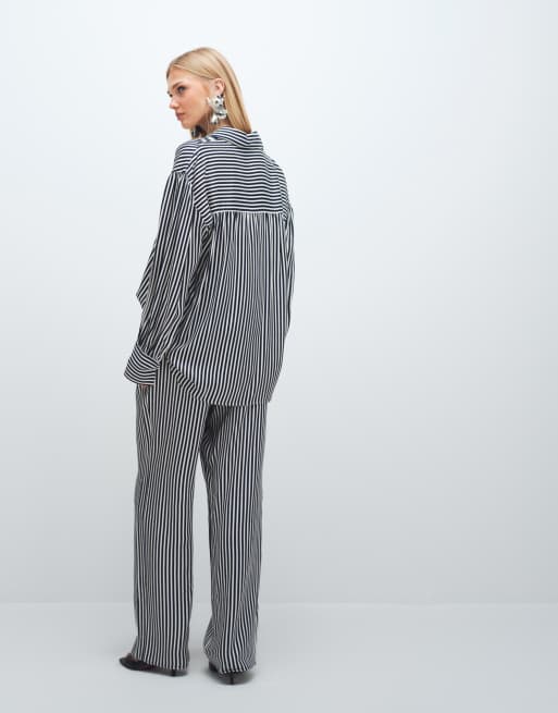 ASOS DESIGN - Nålestribede pull on-bukser med brede ben i satin - Del af sæt, 3 af 9