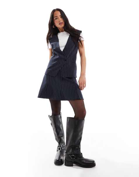 ASOS DESIGN - Nålestribet sæt med mininederdel og skræddersyet vest med slå om-design - view 1