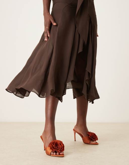ASOS DESIGN - Naomi - Mules à talon haut et détail fleur - Rouille, 2 de 4