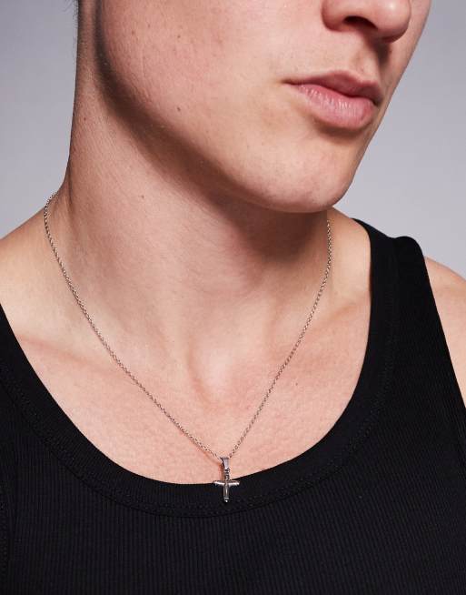 ASOS DESIGN – Naszyjnik łańcuszkowy z wodoodpornej stali nierdzewnej w kolorze srebra z zawieszką w kształcie krzyża