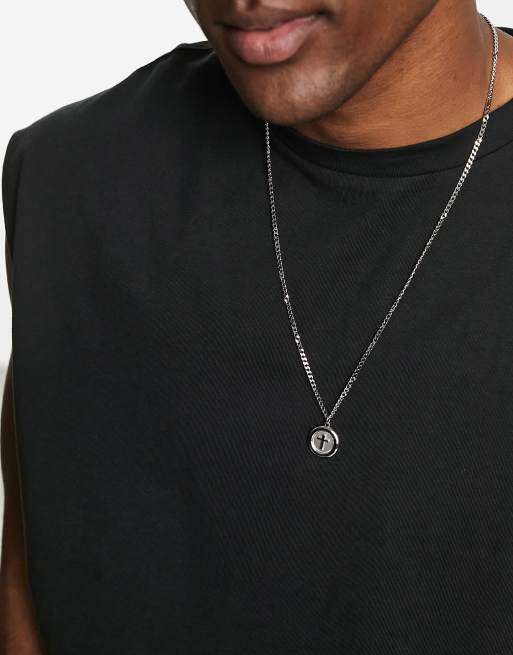 ASOS DESIGN – Naszyjnik łańcuszkowy z wodoodpornej stali nierdzewnej w kolorze srebra z zawieszką z krzyżem