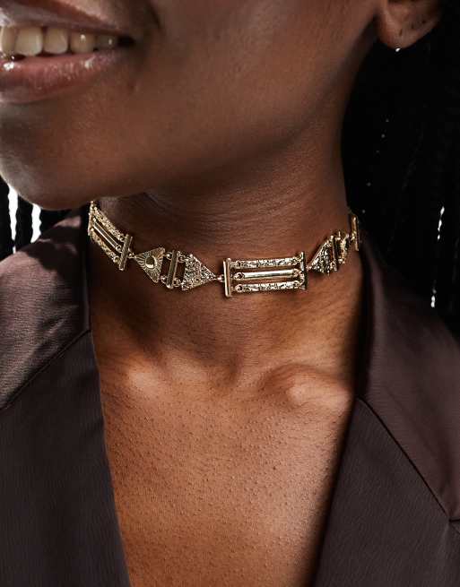 ASOS DESIGN – Naszyjnik choker z abstrakcyjnym wzorem w odcieniu złota