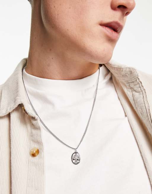 ASOS DESIGN – Naszyjnik w kolorze srebrnym z owalną zawieszką z motywem szali sprawiedliwości