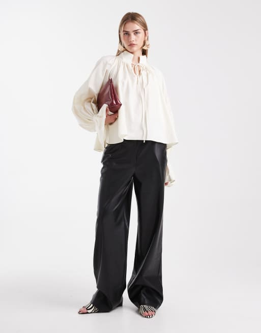 ASOS DESIGN – Naturvit blus med volymärmar och rynkning i bomull, 2 av 4