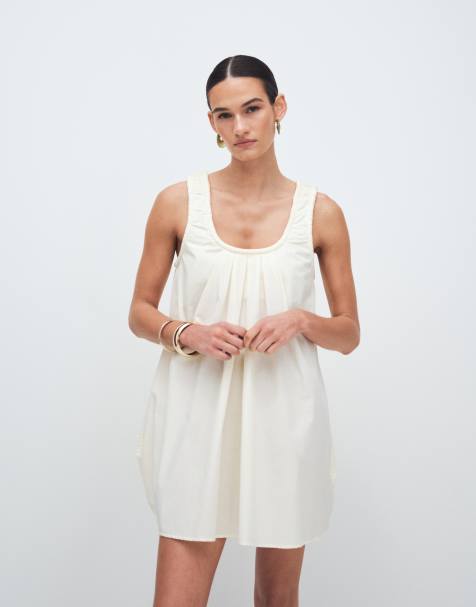 ASOS DESIGN – Naturvit miniklänning i poplin med djup, rynkad halsringning - view 1