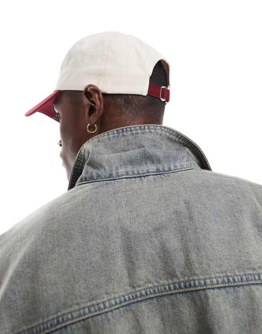 ASOS DESIGN – Naturvit och vinröd baseball-keps med broderi, 3 av 3