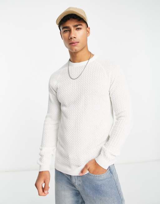 ASOS DESIGN – Naturvit strukturstickad tröja i muscle fit