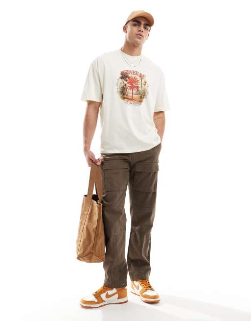 ASOS DESIGN – Naturvit t-shirt i oversize med landskapstryck framtill, 3 av 4