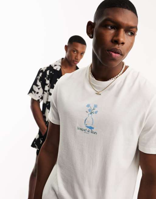 ASOS DESIGN – Naturvit t-shirt med blomtryck på bröstet