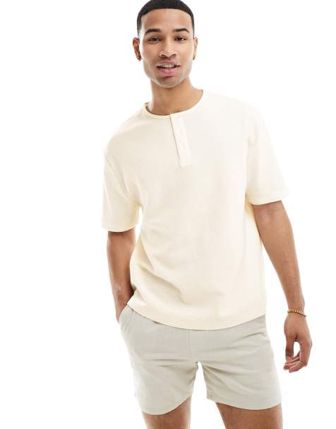 ASOS DESIGN – Naturvit, våfflad t-shirt i henleystil - view 1