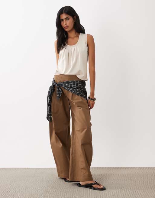 ASOS DESIGN – Naturvit, vävt linne med veck och djup ringning, 2 av 4