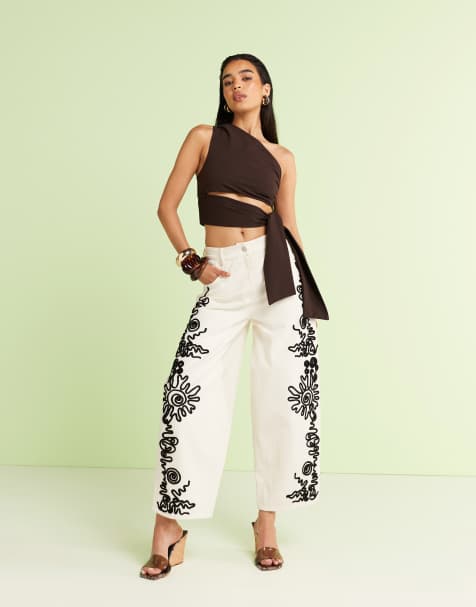 ASOS DESIGN – Naturvita jeans med hög midja, barrelben och snirkliga, broderade detaljer - view 1