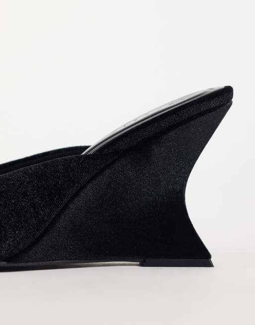 ASOS DESIGN Navigate peep toe wedges in black velvet, 2 of 4