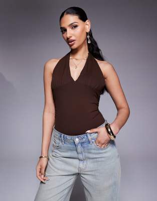 ASOS DESIGN - Neckholder-Body aus schokobraunem Polyamid mit tiefem Ausschnitt