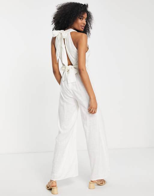 ASOS DESIGN – Neckholder-Jumpsuit aus Leinen in Weiß mit weitem Bein und Ringdetail, 2 von 4
