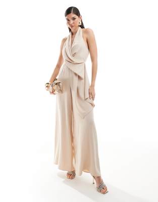 ASOS DESIGN - Neckholder-Jumpsuit mit drapierter Vorderseite und weitem Bein in Stein-Neutral