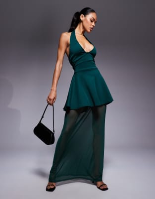 ASOS DESIGN - Neckholder-Maxikleid aus neoprenartigem Material in Flaschengrün mit Schößchen und durchscheinendem Rock