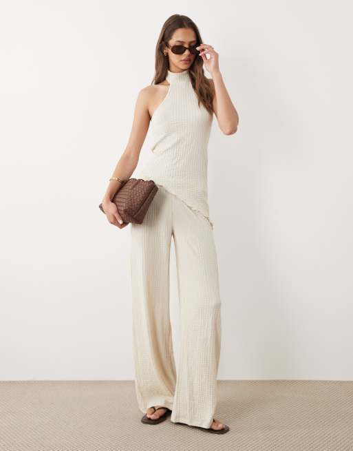 ASOS DESIGN – Neckholder-Oberteil in Cremeweiß mit asymmetrischem Saum, Kombiteil, 3 von 4