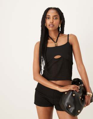 ASOS DESIGN - Neckholder-Oberteil in Schwarz mit Perlendetail in Häkeloptik, Set