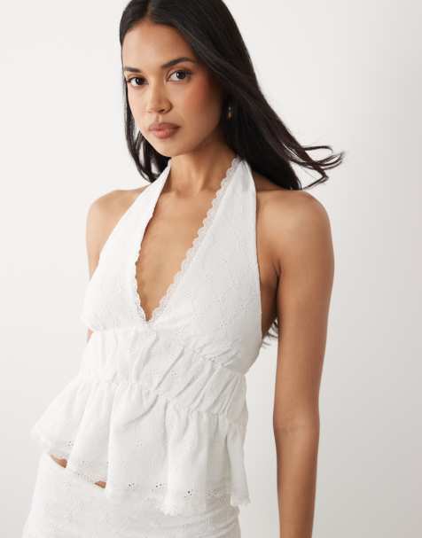 ASOS DESIGN – Neckholder-Oberteil in Weiß mit Lochstickerei und Spitzenbesatz - view 1