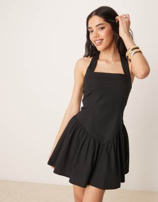 ASOS DESIGN - Neckholder-Sommerkleid in Minilänge in Schwarz mit Rüschensaum