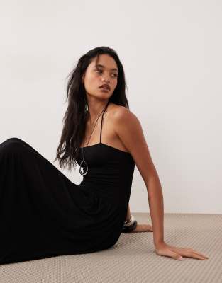ASOS DESIGN - Neckholder-Sommerkleid in Schwarz mit tiefer Taille