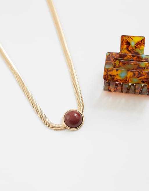 ASOS DESIGN necklace with circular burgundy pendant in gold tone, 2 of 4
