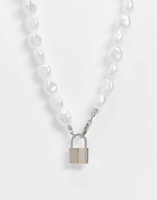 Pearl necklace on sale with lock