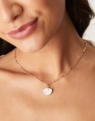 ASOS DESIGN NECKLACE WITH SMALL SHELL AND FAUX PEARL PENDANT-GOLD 