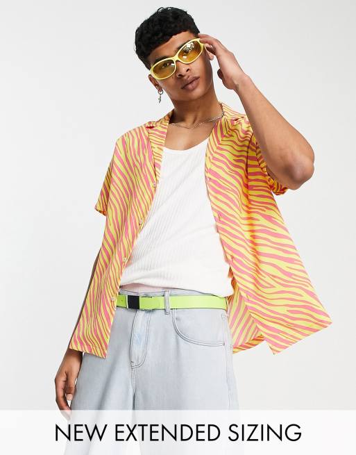 ASOS DESIGN – Neonowożółta luźna koszula z głębokim kubańskim kołnierzykiem w różowy wzór zebry 