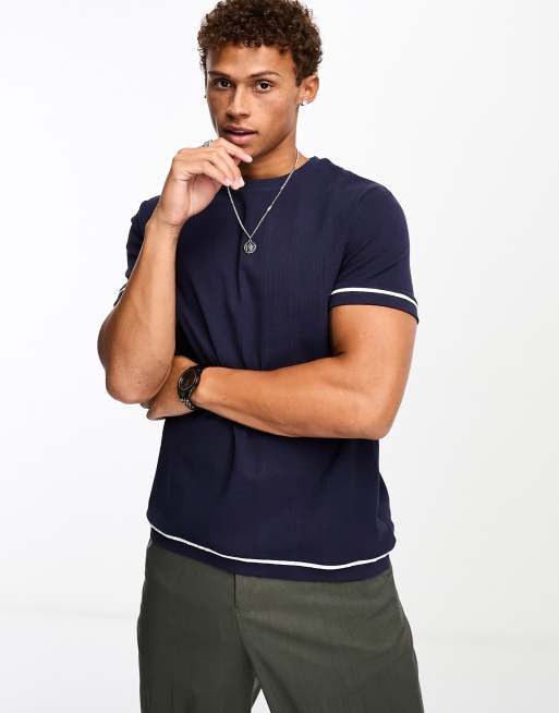 ASOS DESIGN - Net geribbeld T-shirt met gekleurde randjes in marineblauw